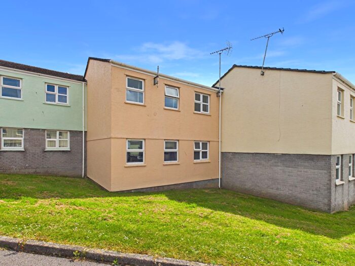 1 Bedroom Flat To Rent In Chapel Field, St. Austell, PL25