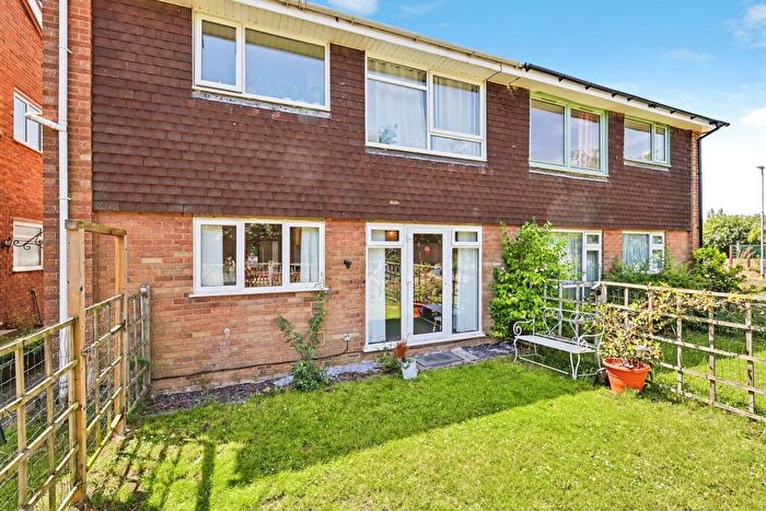 2 Bedroom Maisonette For Sale In Birkdale Close, Northampton, NN2