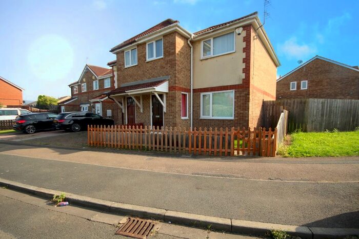 3 Bedroom Semi-Detached House To Rent In Glentworth Avenue, Middlesbrough, North Yorkshire, TS3