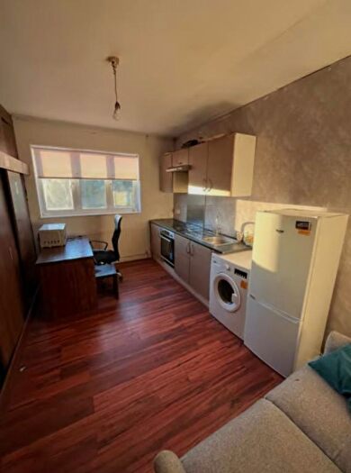 2 Bedroom Flat To Rent In The Glen, Norwood Green, London, UB2