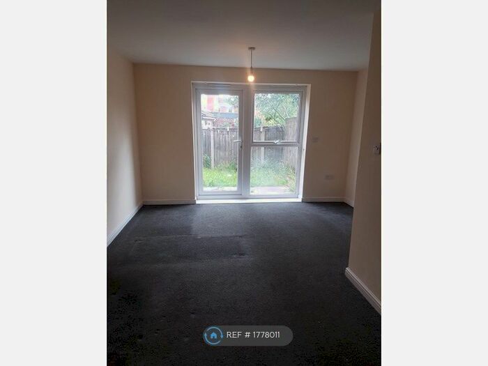 4 Bedroom Terraced House To Rent In Stockport Road, Manchester, M13