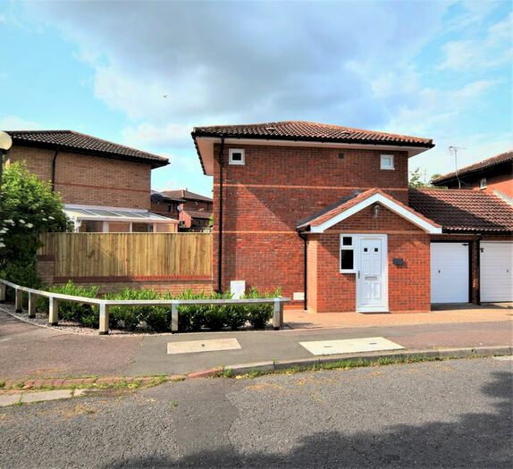 2 Bedroom Link Detached House To Rent In Redding Grove, Crownhill, Milton Keynes, MK8