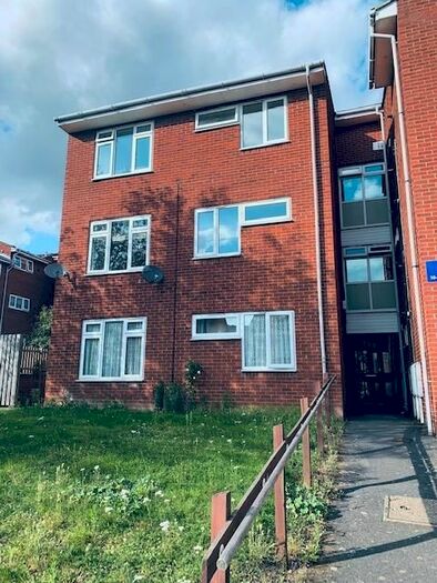 1 Bedroom Flat To Rent In Bell Court, Wellingborough, NN8