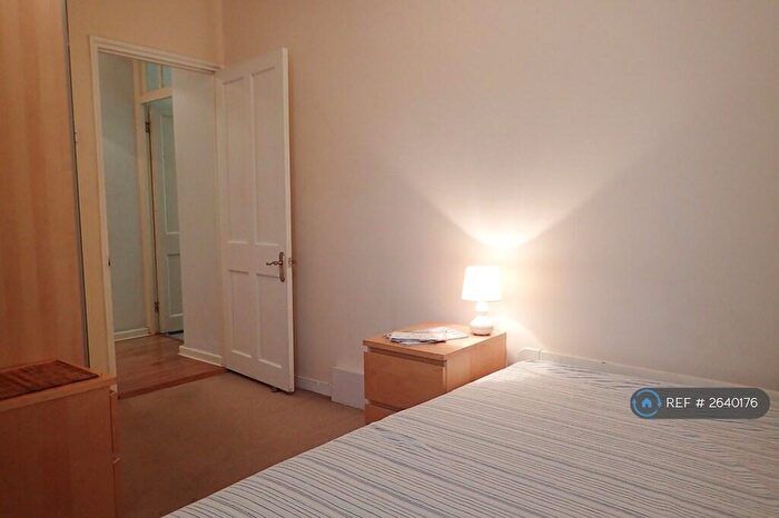 3 Bedroom Flat To Rent In Grenada House, London, E14