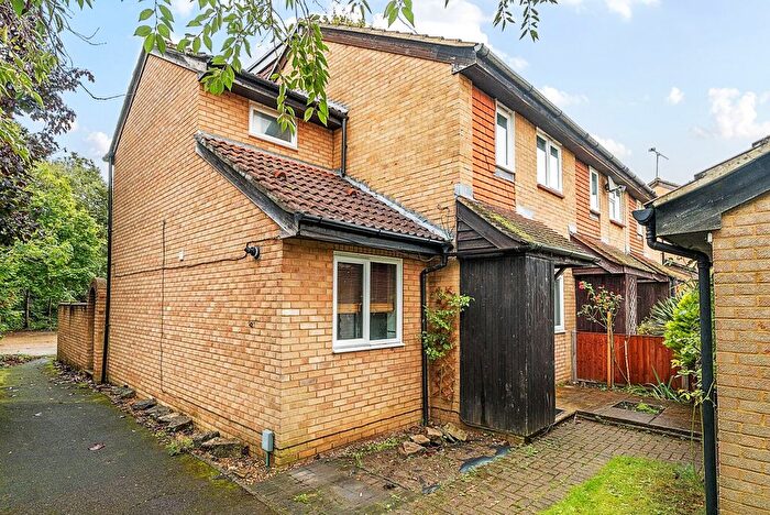 4 Bedroom End Of Terrace House To Rent In Hawkswell Close, Woking, GU21