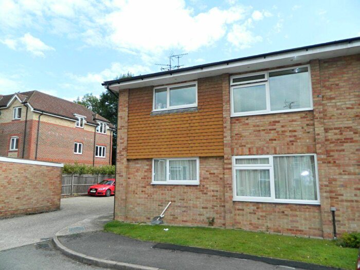 2 Bedroom Maisonette To Rent In Lancing Court, Horsham, RH12