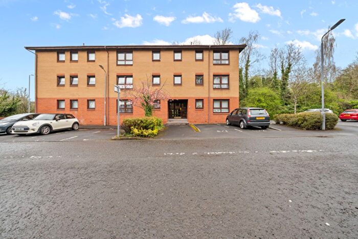 2 Bedroom Flat For Sale In Woodlands Court, Old Kilpatrick, West Dunbartonshire, G60