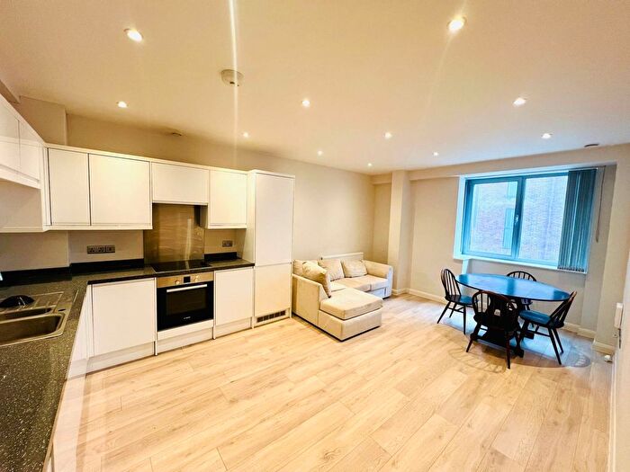 1 Bedroom Flat To Rent In High Street, Camberley, GU15