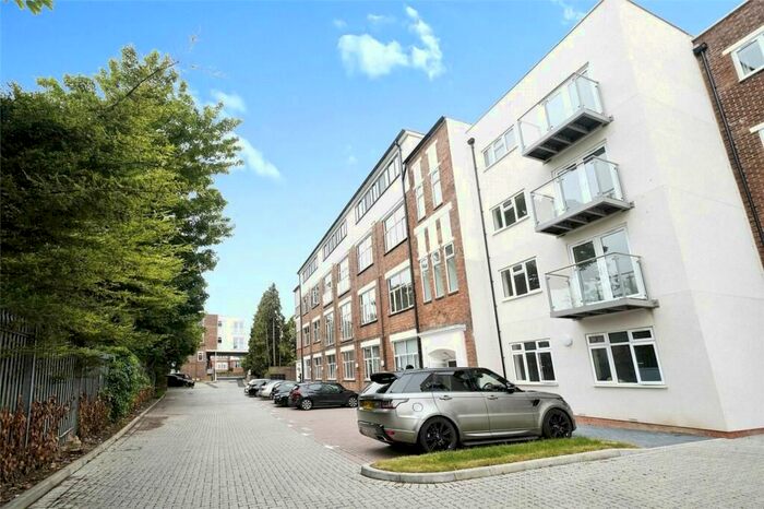 2 Bedroom Flat To Rent In Old Bedford Road, Luton, LU2