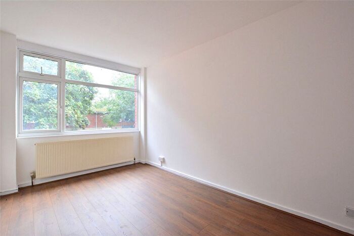 2 Bedroom End Of Terrace House To Rent In Hevelius Close, London, SE10