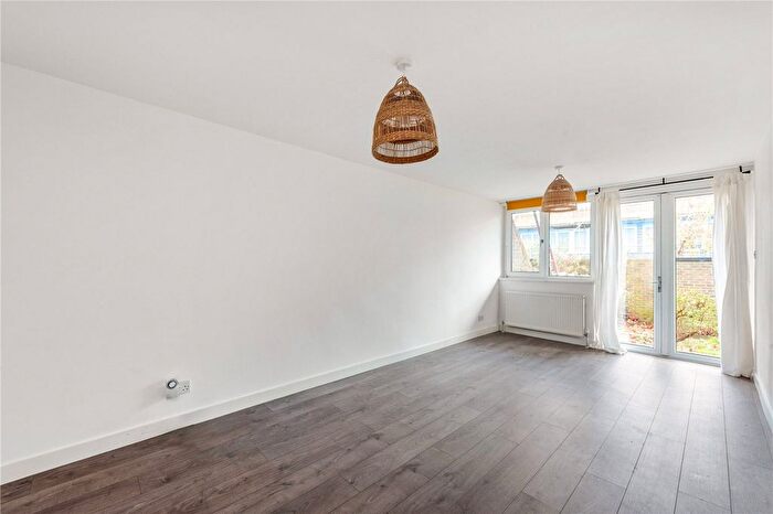 3 Bedroom Flat For Sale In Fairstead Walk, Popham Street, London, N1