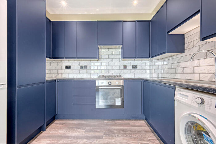 1 Bedroom Flat For Sale In Feldspa Court Enstone Road, Enfield, EN3