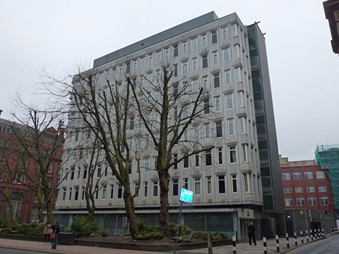 2 Bedroom Apartment To Rent In Chatsworth House, Lever Street, Manchester, M1