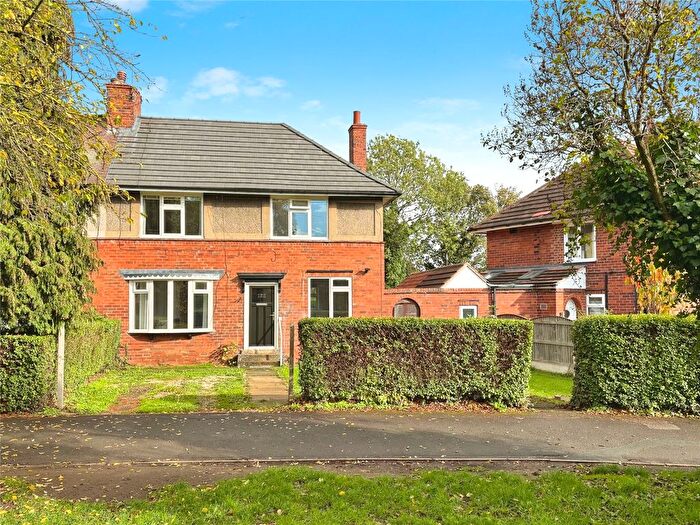 3 Bedroom Semi-Detached House For Sale In Great North Road, Woodlands, Doncaster, DN6
