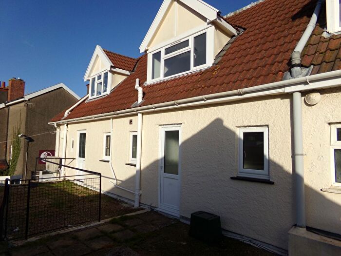 2 Bedroom Maisonette To Rent In High Street, Portishead, BS20