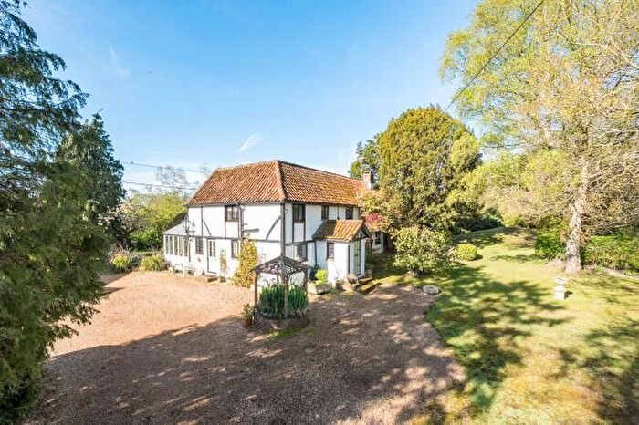 4 Bedroom Cottage For Sale In Old Chertsey Road, Chobham, Woking, GU24
