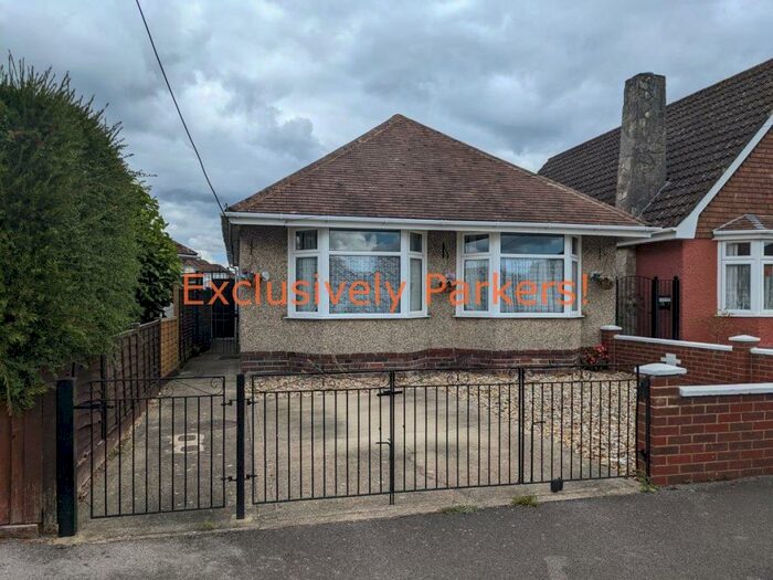 2 Bedroom Detached House To Rent In Sunset Road, Totton, SO40