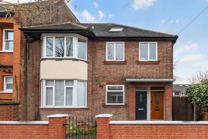 2 Bedroom Flat To Rent In Grafton Road, London, W3