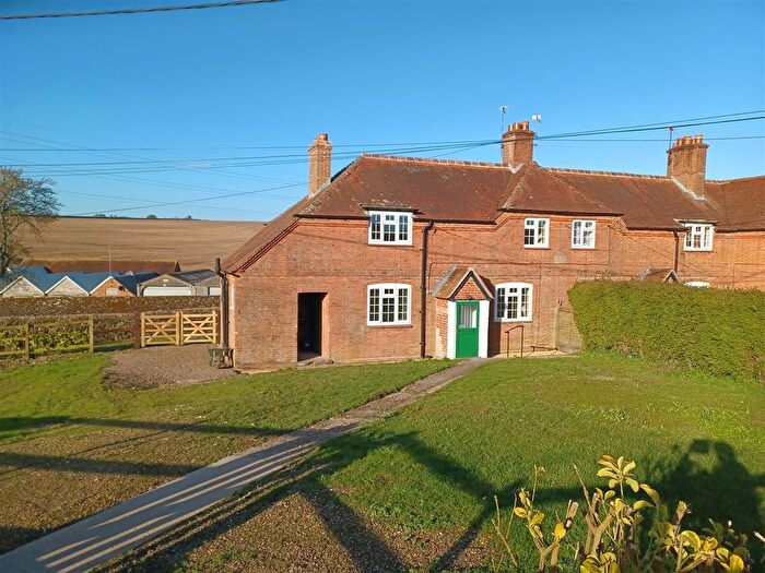 2 Bedroom End Terrace House To Rent In Lower Woodcott, Whitchurch, RG28