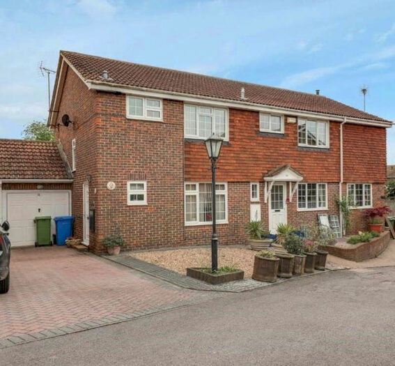 3 Bedroom Semi-Detached House To Rent In Allsworth Close, Sittingbourne, ME9