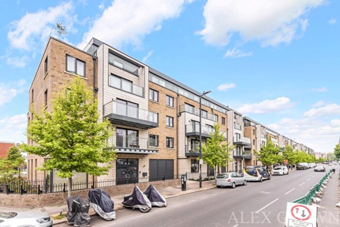 3 Bedroom Apartment To Rent In Argo House, Kilburn Park Road, Maida Vale, NW6