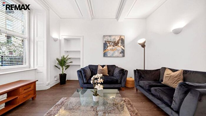 2 Bedroom Flat For Sale In Caledonian Place, Edinburgh, EH11