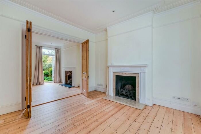 5 Bedroom Semi-Detached House To Rent In Rectory Road, London, SW13