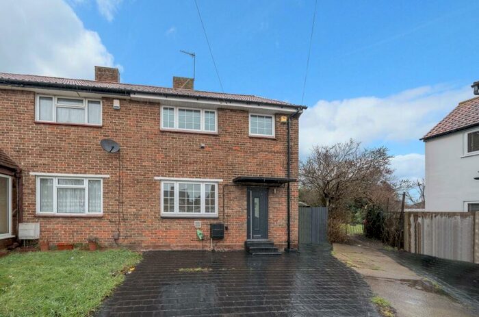 3 Bedroom End Of Terrace House To Rent In Groombridge Close Welling, DA16