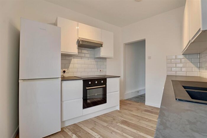 2 Bedroom Flat To Rent In Clarendon Road, Southsea, PO4