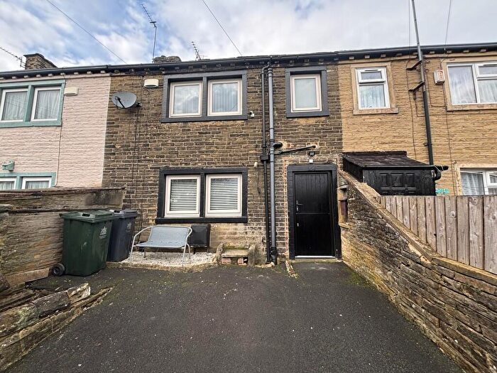 2 Bedroom Terraced House For Sale In Thornton Old Road, Fairweather Green, BD8