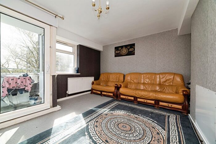 3 Bedroom Flat For Sale In Porter Street, Hull, HU1