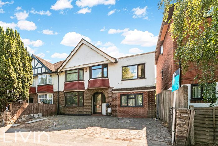 5 Bedroom Semi-Detached House For Sale In Stafford Road, Croydon, CR0