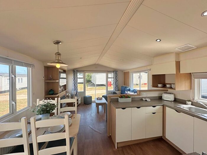 3 Bedroom Mobile/park Home For Sale In Broadland Sands Holiday Park, Coast Rd, Corton Lowestoft, NR32