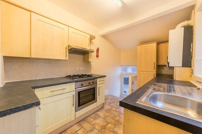 5 Bedroom Maisonette To Rent In Goldspink Lane, Sandyford, Newcastle Upon Tyne NE2
