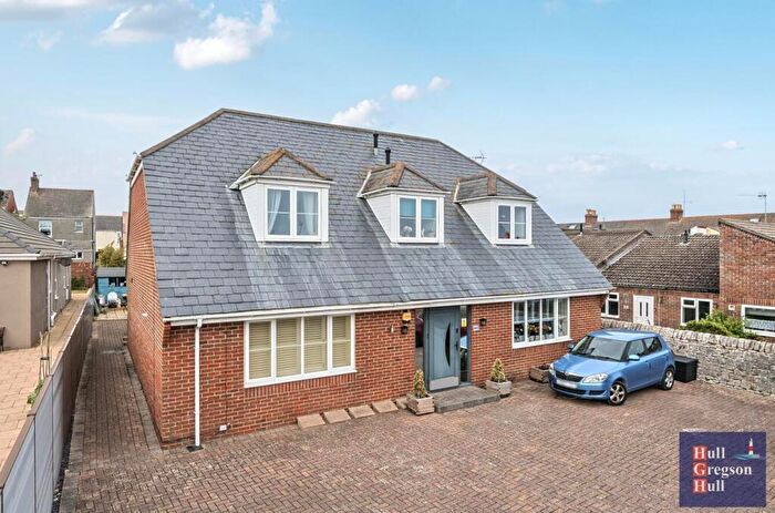 2 Bedroom Flat For Sale In Montrose Close, Portland, DT5