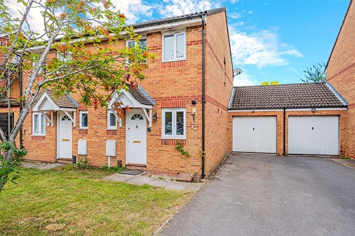 2 Bedroom Semi-Detached House To Rent In Cygnets Close, Redhill, RH1