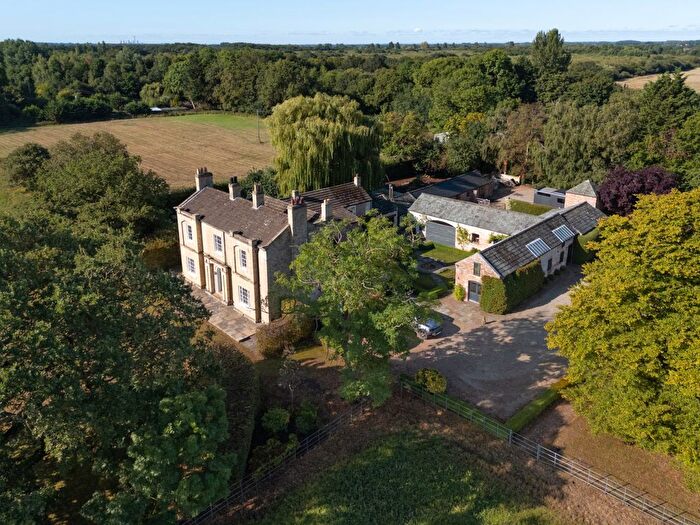 6 Bedroom Equestrian For Sale In Rossmoor Lodge, Melbourne, York, East Yorkshire, YO42