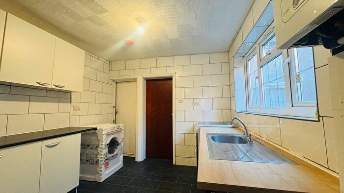 4 Bedroom Terraced House To Rent In Somerby Road, Barking, IG11