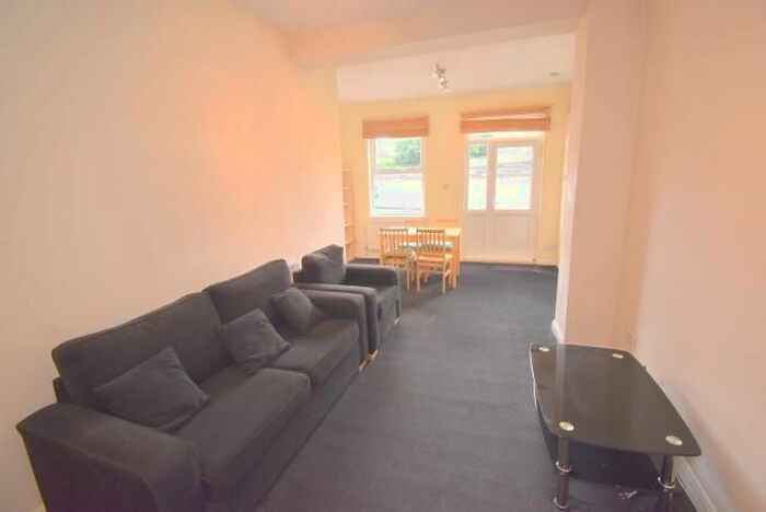 2 Bedroom Flat To Rent In Crouch Hill, Finsbury Park, N4