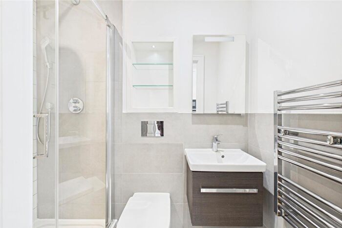 1 Bedroom Flat To Rent In Imperial Drive, Harrow, HA2