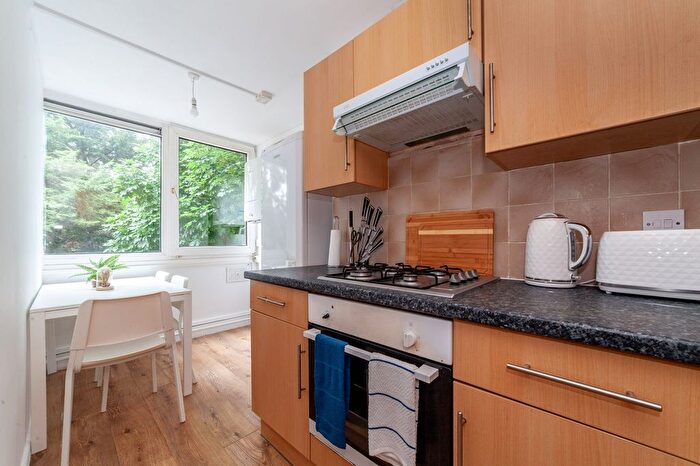 4 Bedroom Flat To Rent In Ibsley Gardens, London, SW15