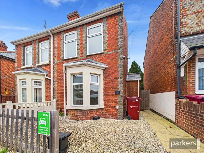 3 Bedroom Semi Detached House For Sale In Briants Avenue, Caversham, Reading, Berkshire, RG4