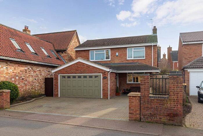 4 Bedroom Detached House For Sale In High Street, Great Barford, Bedford, MK44