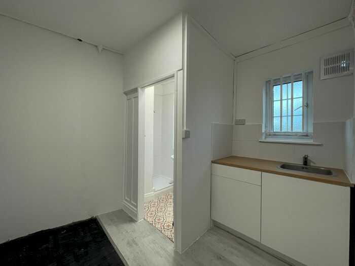 Studio To Rent In Tudor Way, Southgate, London, N14