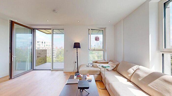 2 Bedroom Apartment To Rent In Escapade Place, London, E14