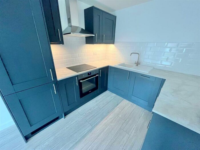 2 Bedroom Apartment To Rent In Newsboy House, Old Bedford Road, Luton, LU2