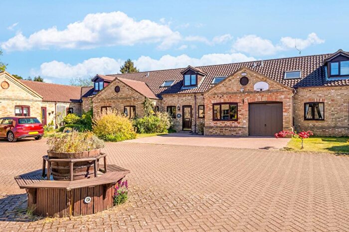 5 Bedroom Barn Conversion For Sale In Warren Lane, Clophill, MK45
