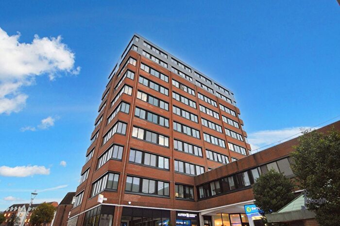2 Bedroom Flat To Rent In Knights House The Parade, Sutton Coldfield, B72