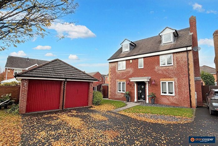 5 Bedroom Detached House For Sale In Northbourne Drive, Maple Park, Nuneaton, CV11