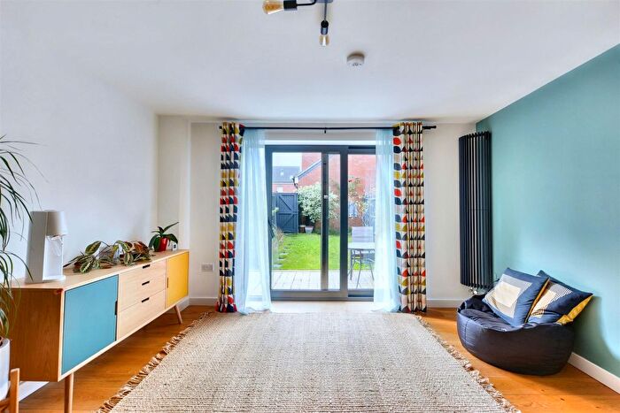 3 Bedroom End Of Terrace House For Sale In Hawthorne Avenue, Long Eaton, Nottingham, NG10